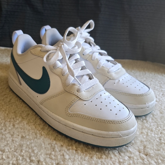Nike Other - Nike Kids Court Burough
